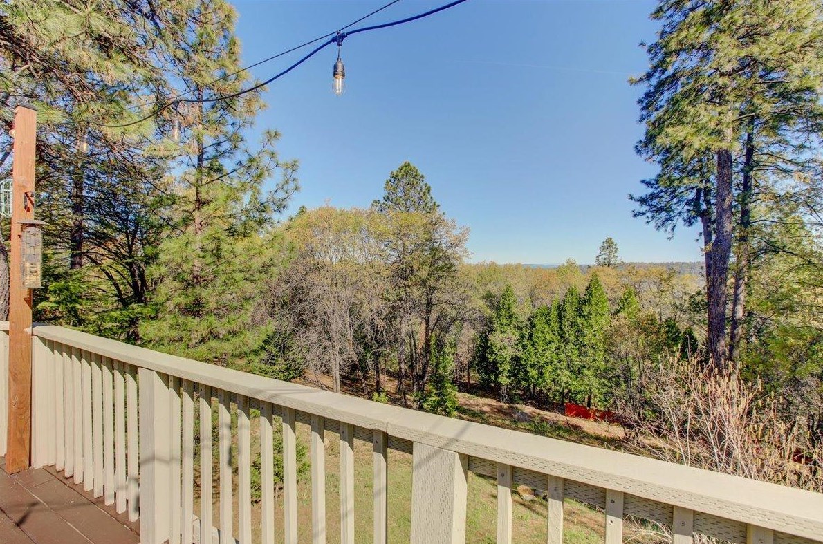 136 Sierra Blanca Ct, Grass Valley CA  95945-9741 exterior