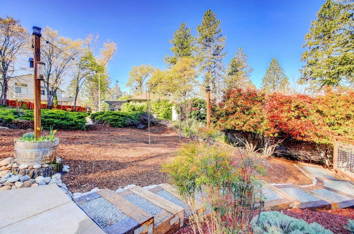 136 Sierra Blanca Ct, Grass Valley CA  95945-9741 exterior