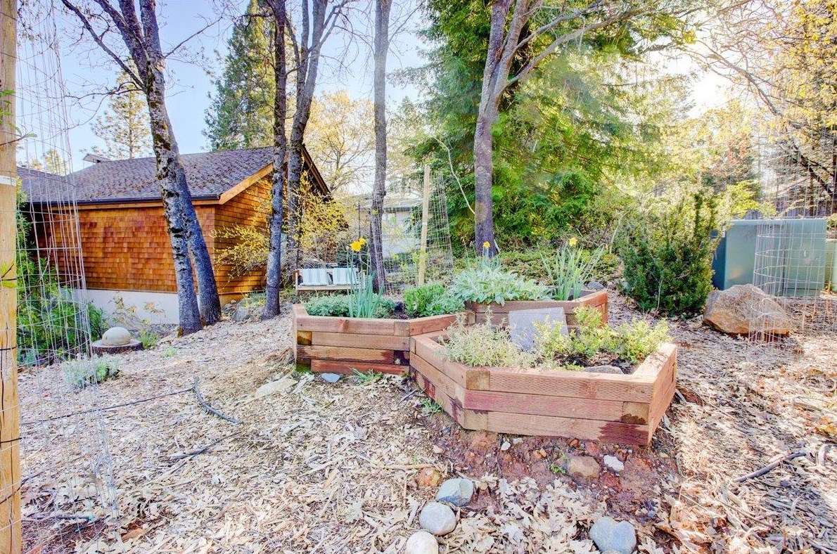 136 Sierra Blanca Ct, Grass Valley CA  95945-9741 exterior