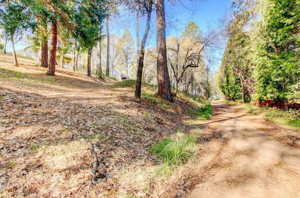 136 Sierra Blanca Ct, Grass Valley CA  95945-9741 exterior