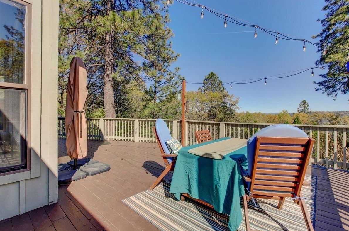 136 Sierra Blanca Ct, Grass Valley CA  95945-9741 exterior