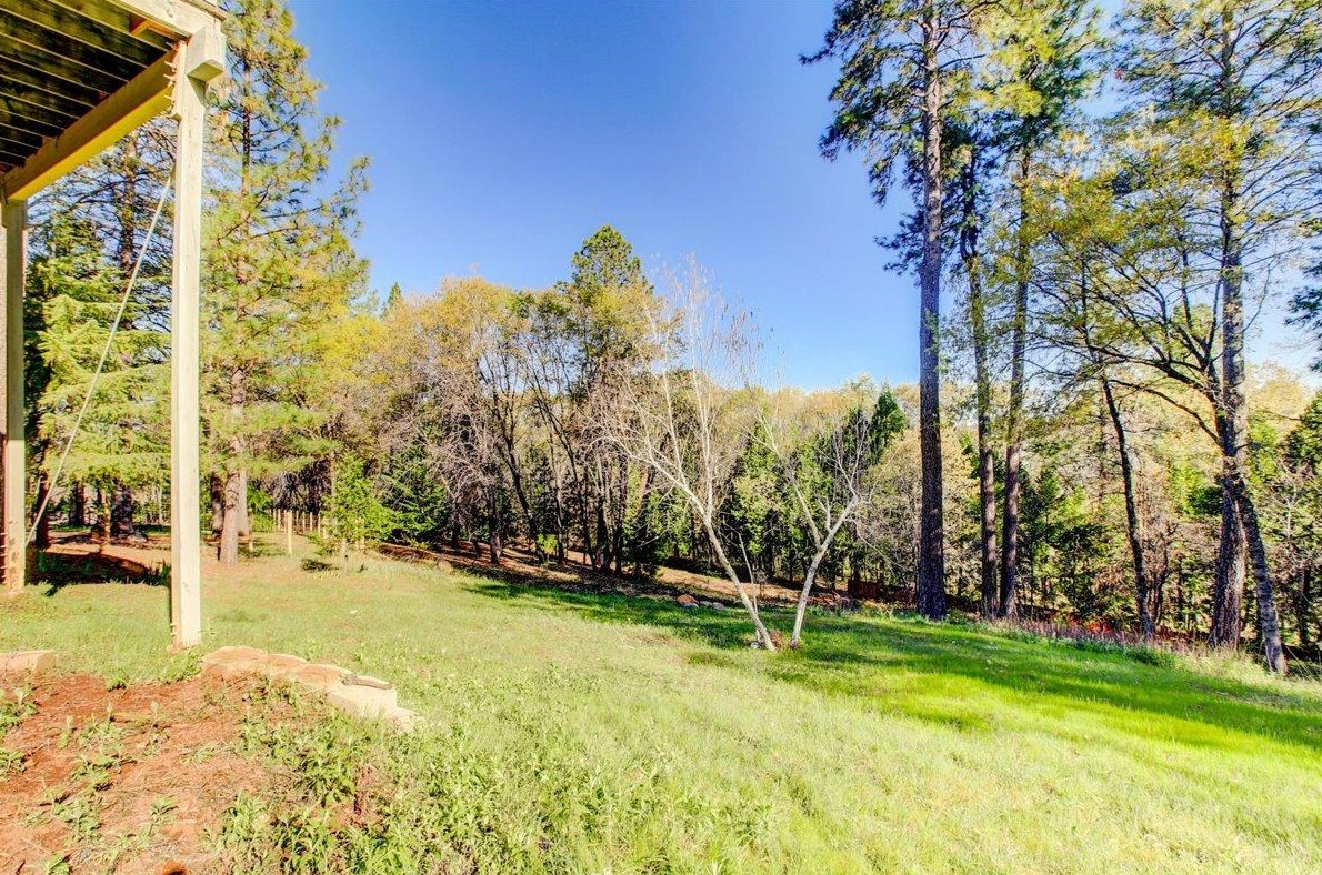 136 Sierra Blanca Ct, Grass Valley CA  95945-9741 exterior