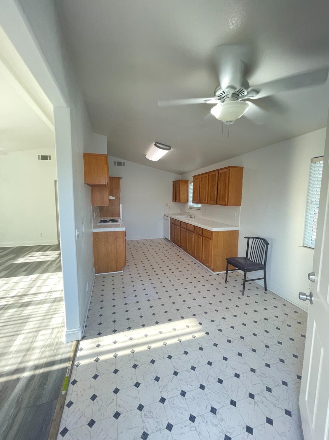 2868 Ln Colina Way, Carmichael CA  95608-4405 exterior