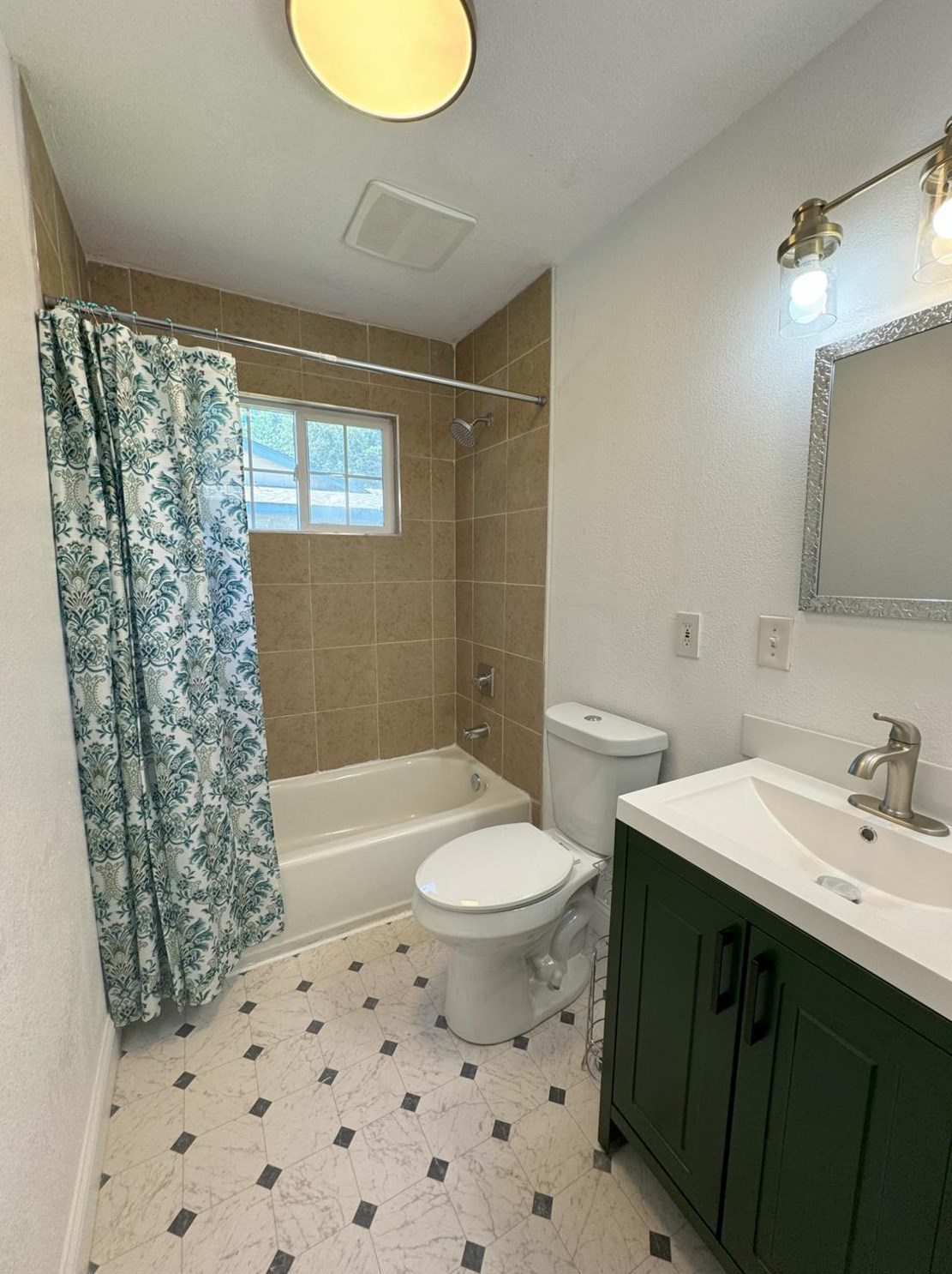 2868 Ln Colina Way, Carmichael CA  95608-4405 exterior