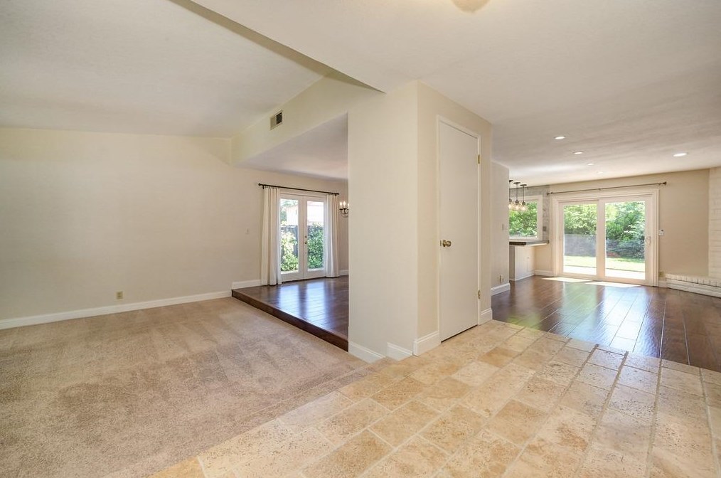 1301 Mossbrook Ct, Roseville CA  95661-5418 exterior
