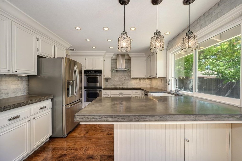 1301 Mossbrook Ct, Roseville CA  95661-5418 exterior