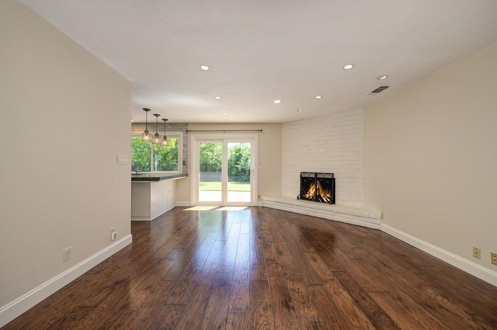 1301 Mossbrook Ct, Roseville CA  95661-5418 exterior