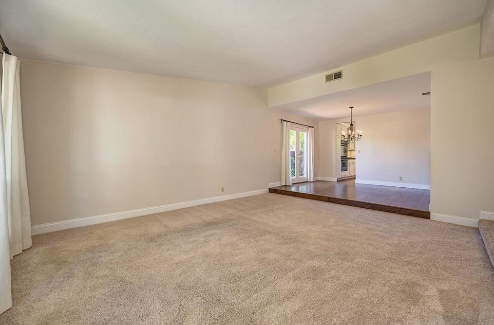 1301 Mossbrook Ct, Roseville CA  95661-5418 exterior