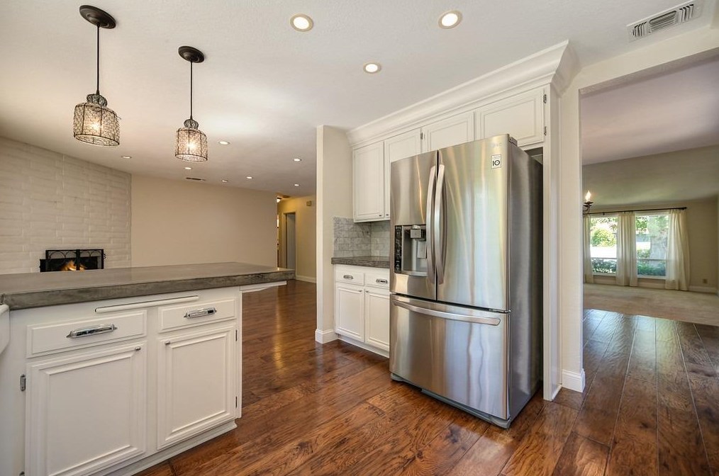 1301 Mossbrook Ct, Roseville CA  95661-5418 exterior