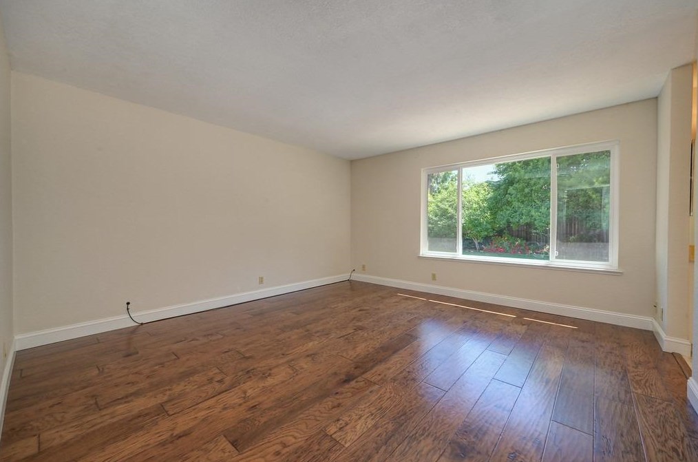1301 Mossbrook Ct, Roseville CA  95661-5418 exterior