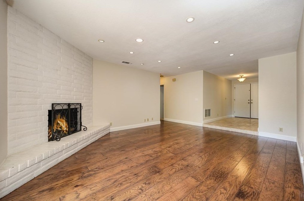 1301 Mossbrook Ct, Roseville CA  95661-5418 exterior