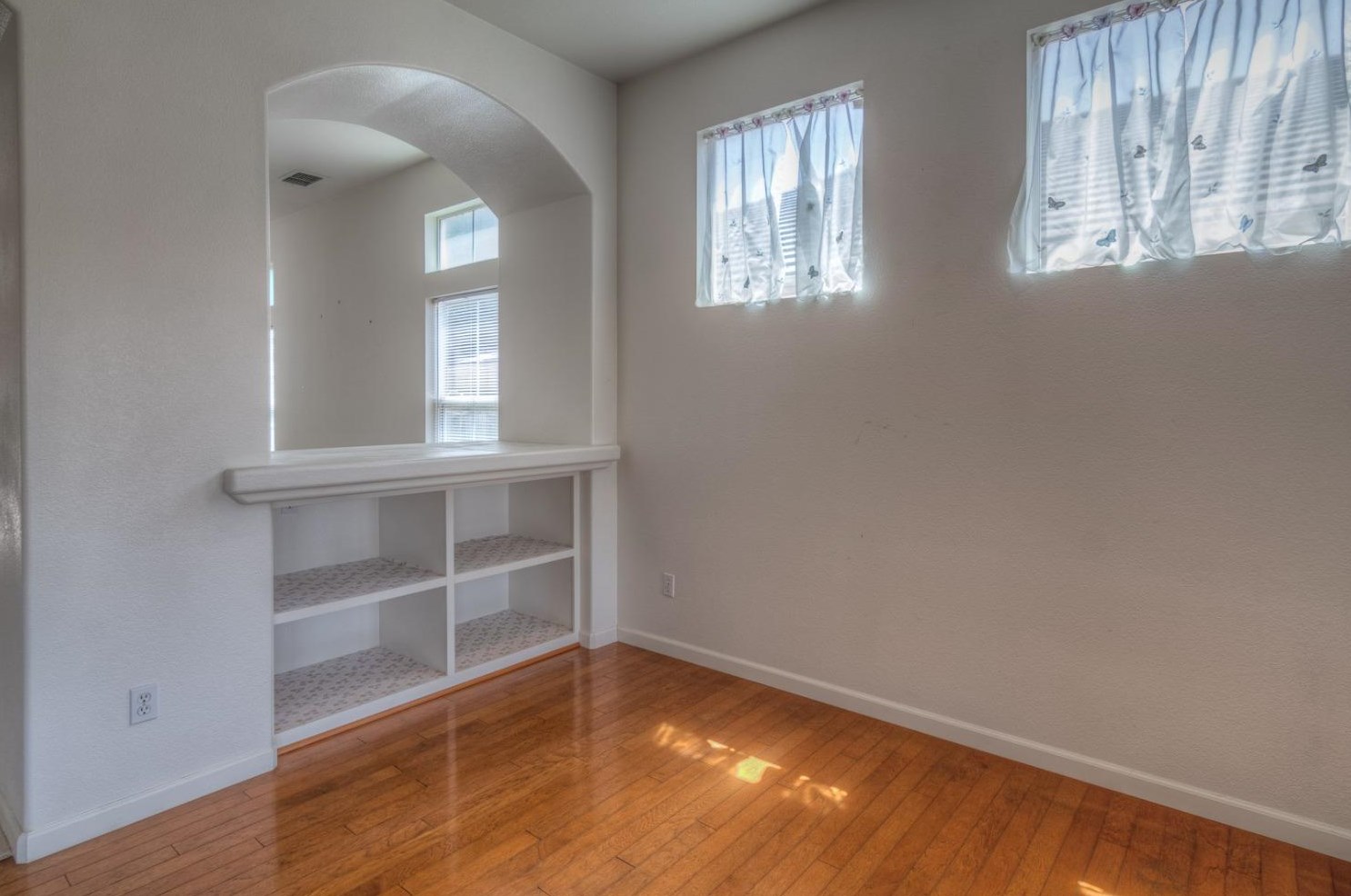 3266 Malcolm Is St, West Sacramento CA  95691-5946 exterior