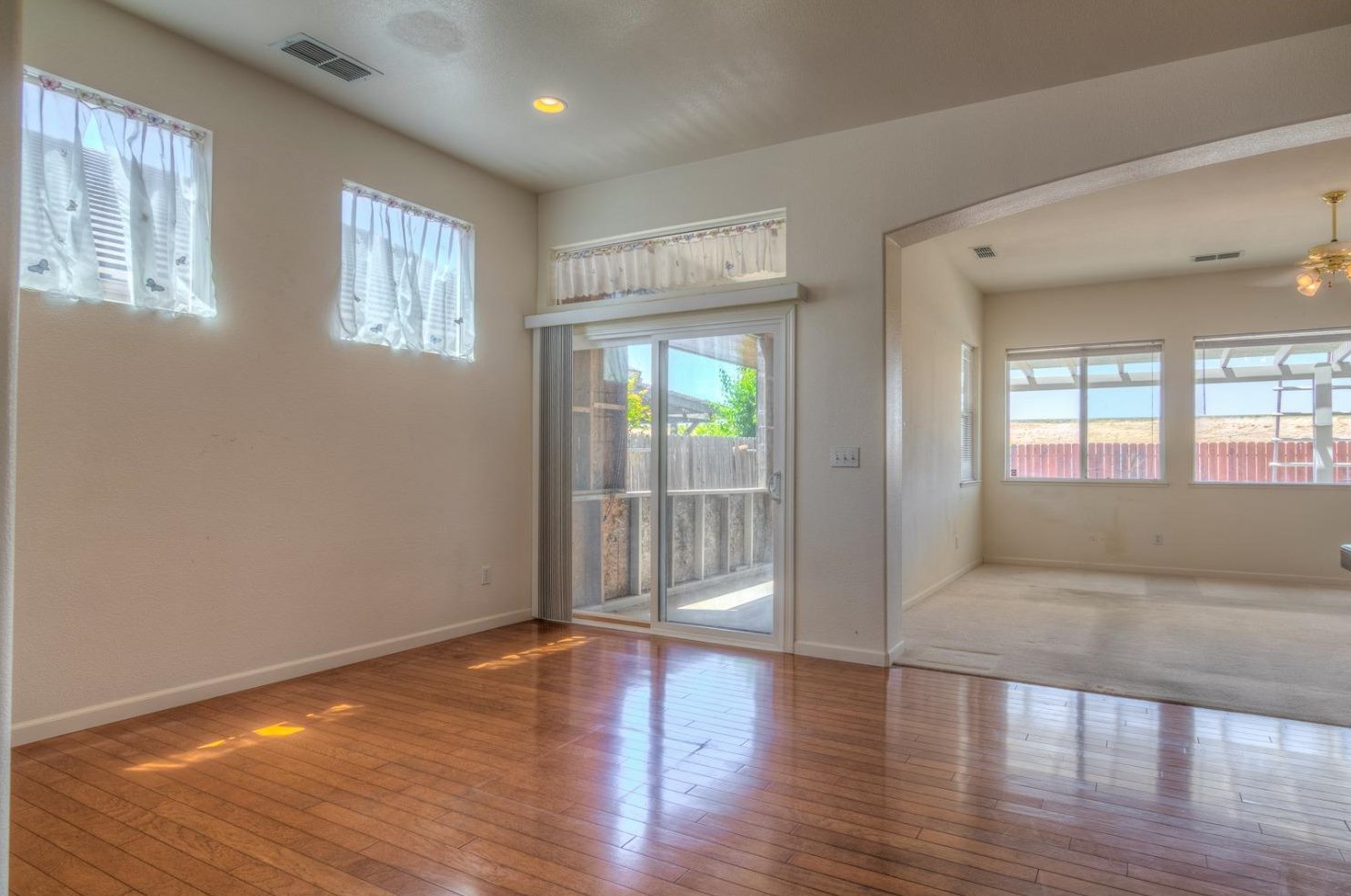 3266 Malcolm Is St, West Sacramento CA  95691-5946 exterior