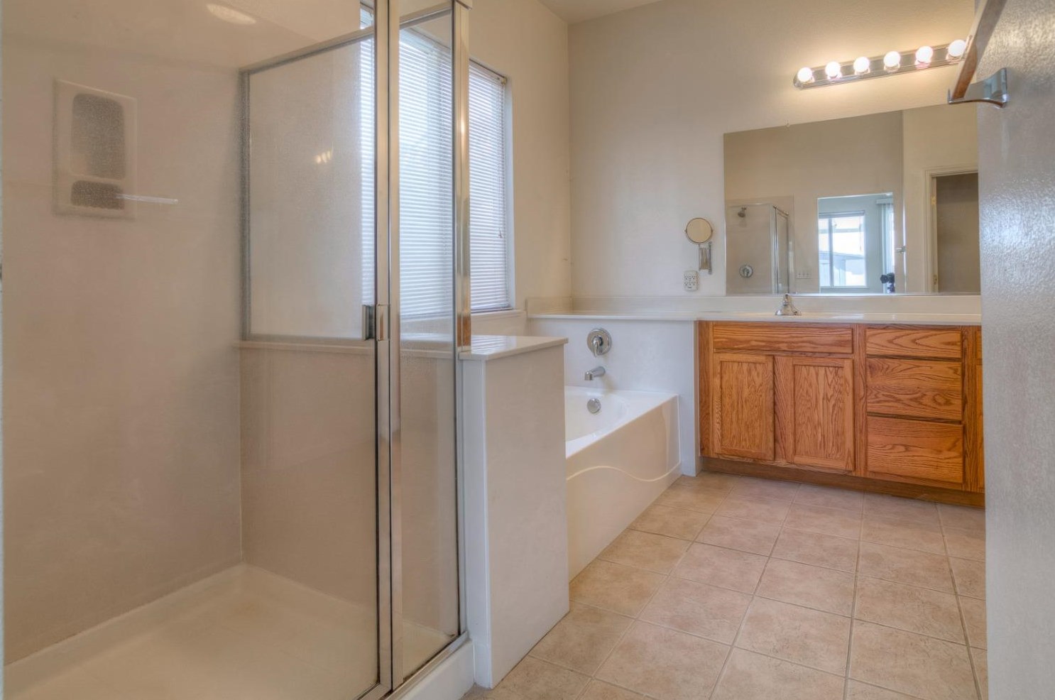 3266 Malcolm Is St, West Sacramento CA  95691-5946 exterior