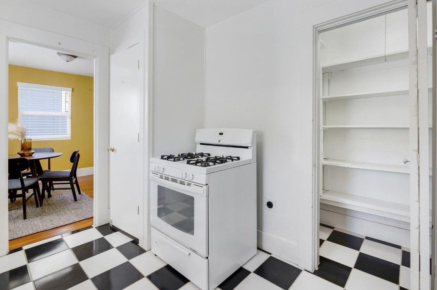 516 D St, Davis CA 95616-3815 exterior