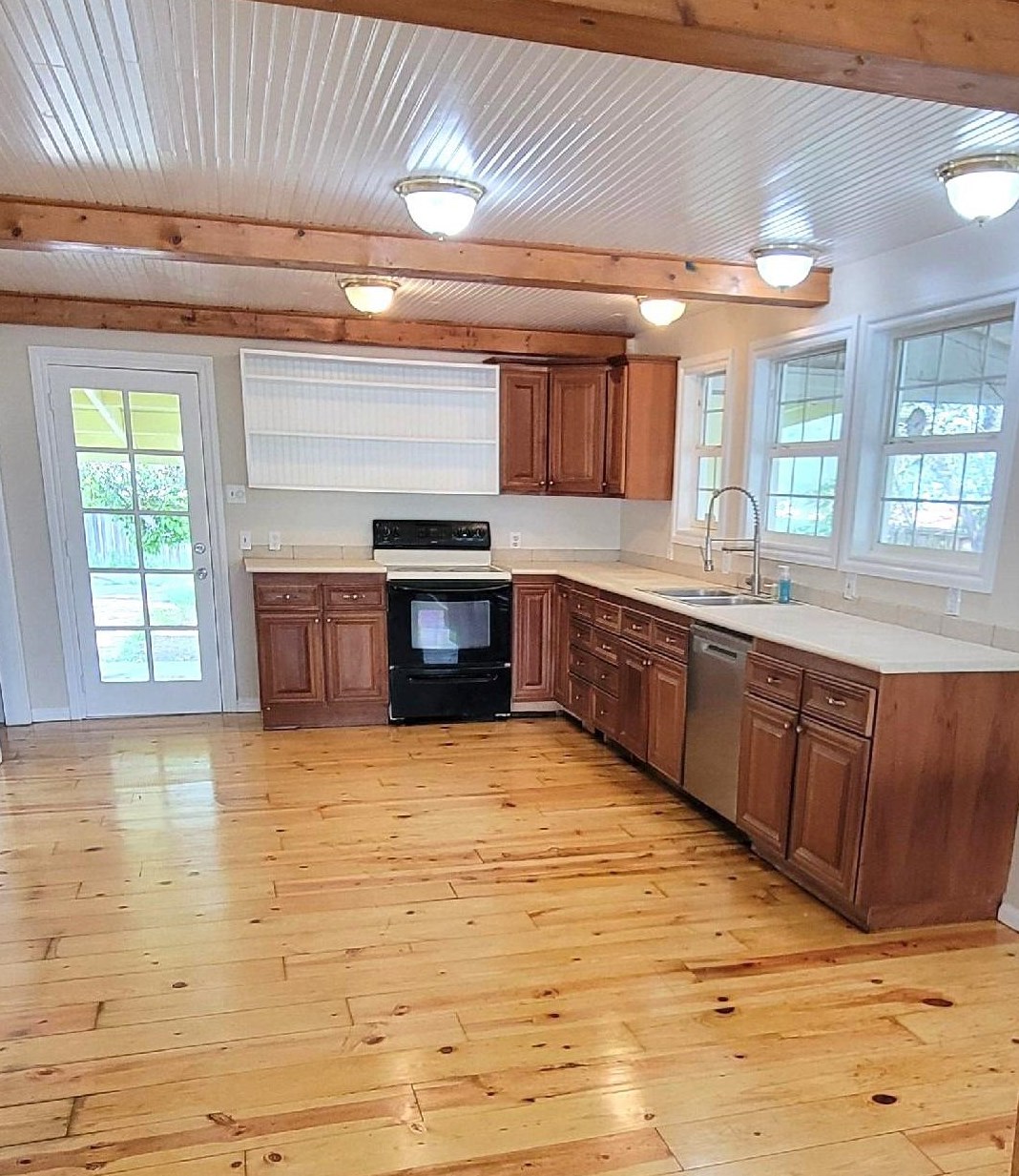 566 D St, Lincoln CA 95648-1947 exterior