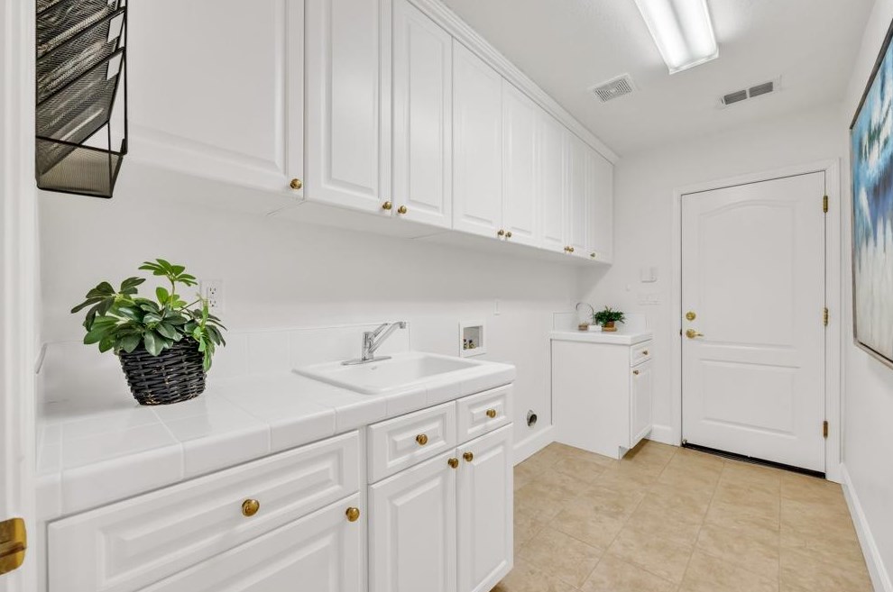 3746 Park Dr, Folsom CA 95762-4556 exterior