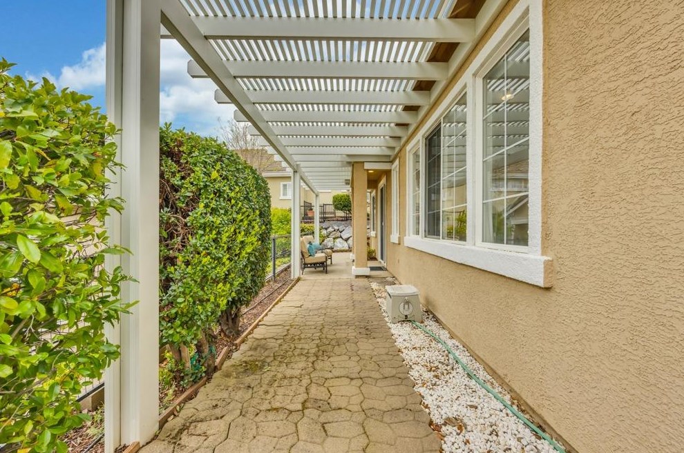 3746 Park Dr, Folsom CA 95762-4556 exterior