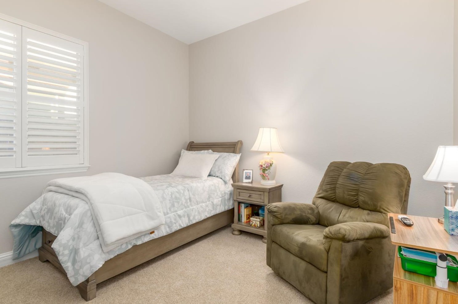 2129 Ashton Dr, Roseville CA  95747-9086 exterior