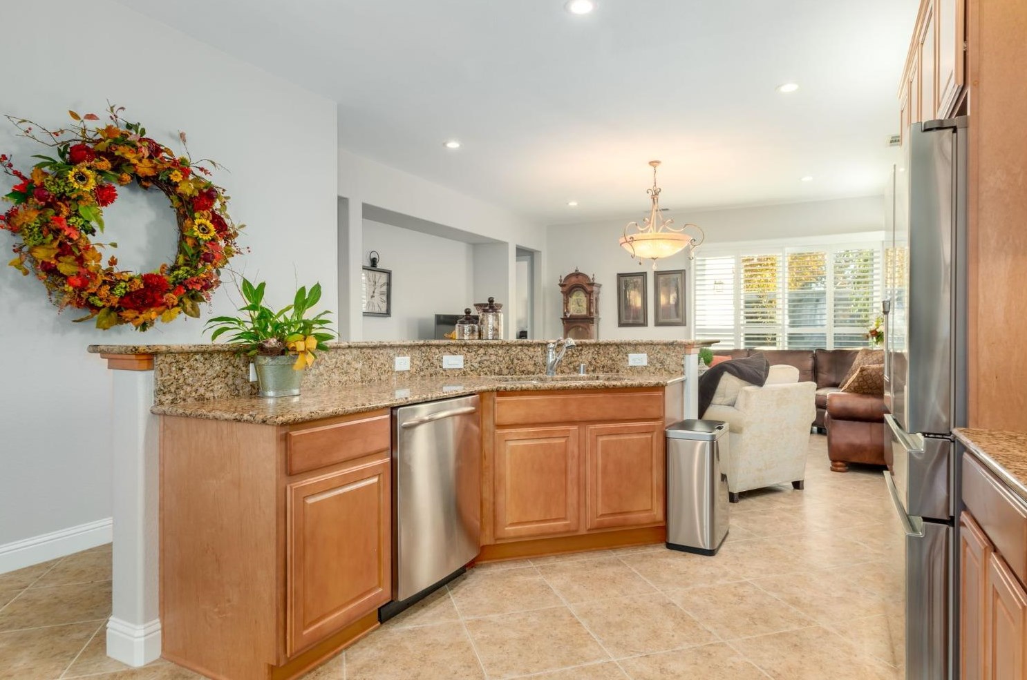 2129 Ashton Dr, Roseville CA  95747-9086 exterior