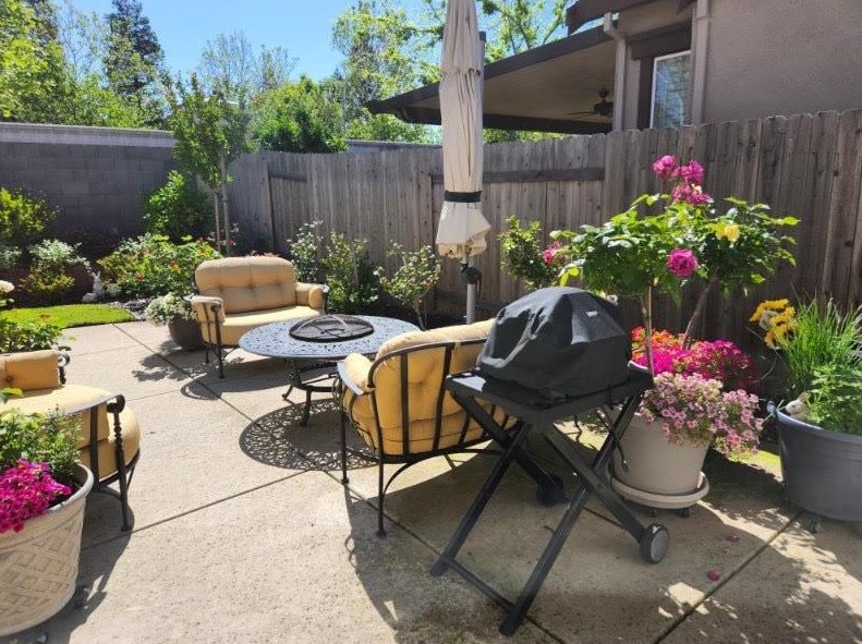 2129 Ashton Dr, Roseville CA  95747-9086 exterior