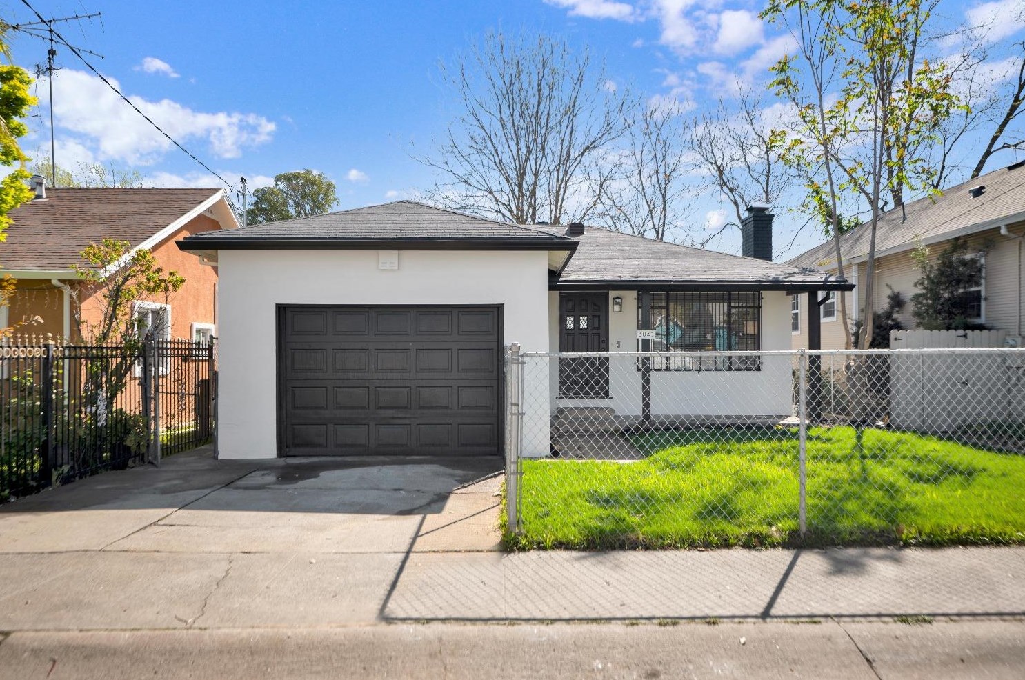 3041 San Carlos Way, Sacramento CA  95820-2711 exterior