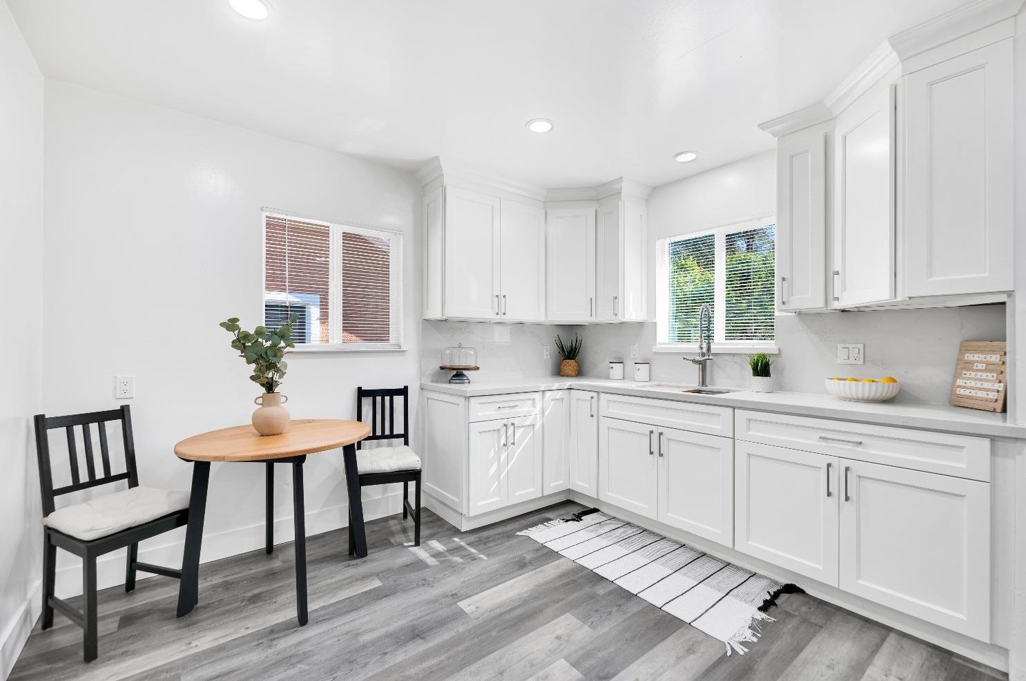 3041 San Carlos Way, Sacramento CA  95820-2711 exterior