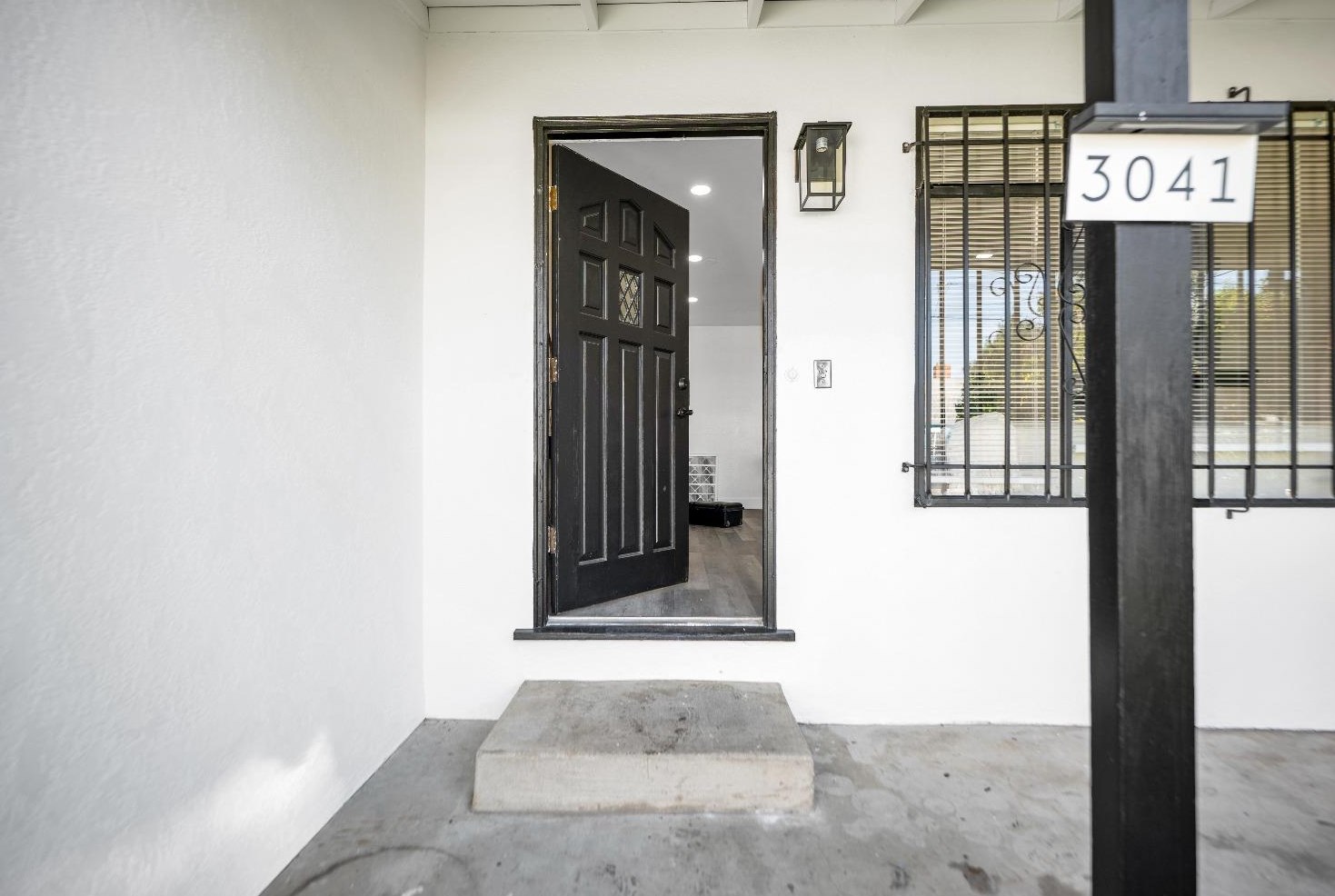 3041 San Carlos Way, Sacramento CA  95820-2711 exterior