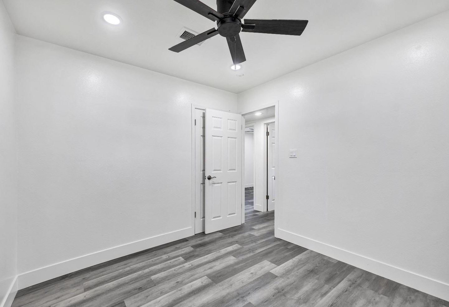 3041 San Carlos Way, Sacramento CA  95820-2711 exterior