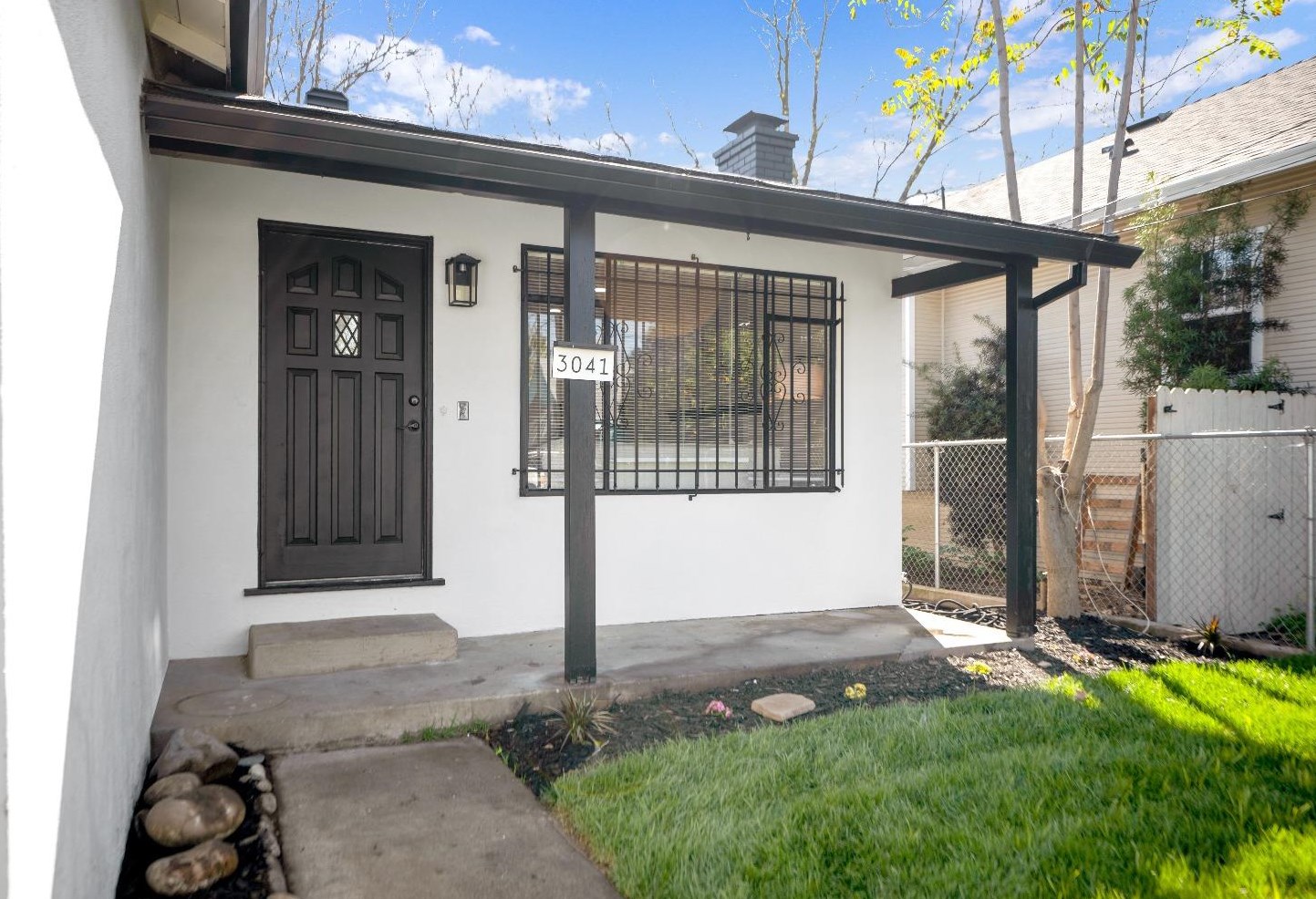 3041 San Carlos Way, Sacramento CA  95820-2711 exterior