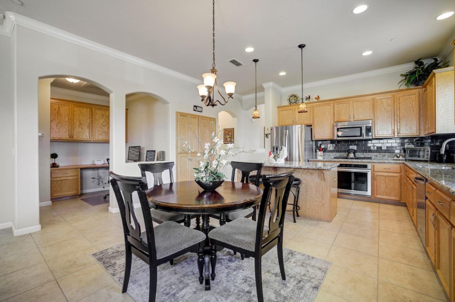1750 Ravenna Way, Roseville CA  95747-5045 exterior