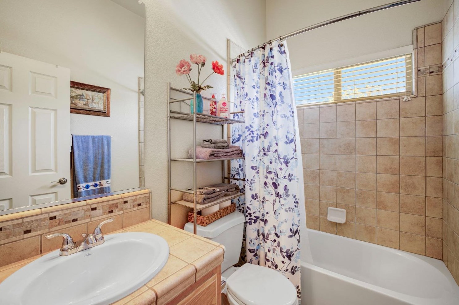 1750 Ravenna Way, Roseville CA  95747-5045 exterior