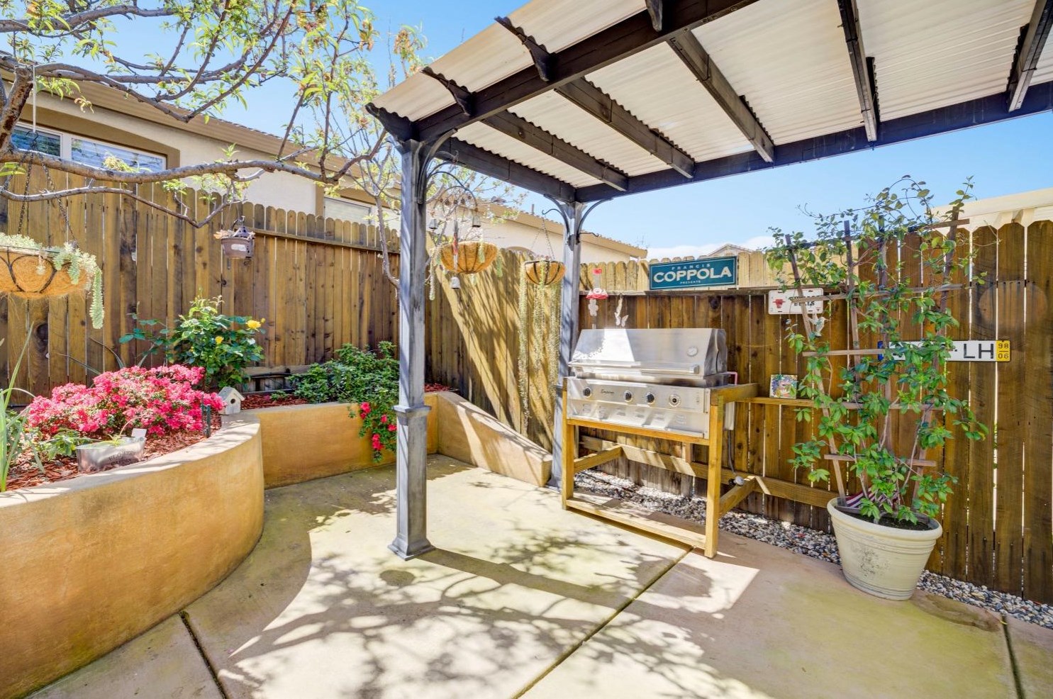 1750 Ravenna Way, Roseville CA  95747-5045 exterior