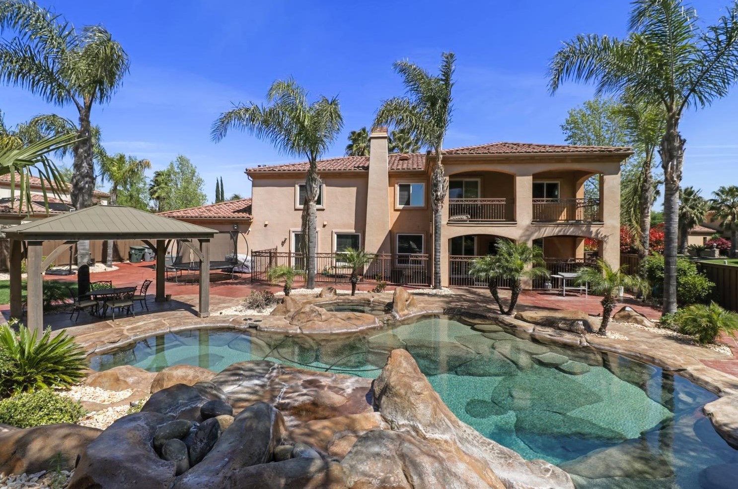 8530 Indianwood Way, Roseville CA  95747-6378 exterior