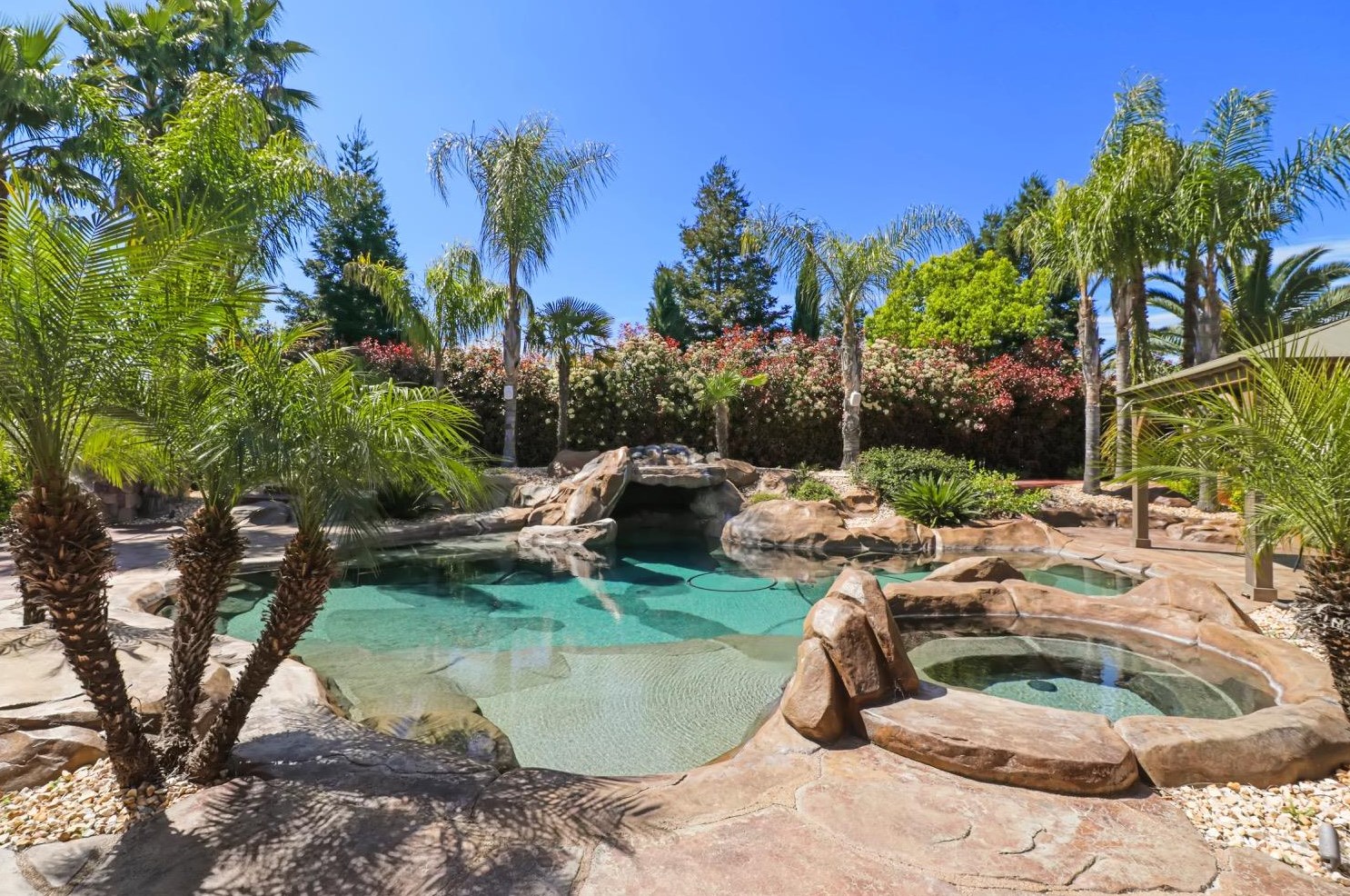 8530 Indianwood Way, Roseville CA  95747-6378 exterior