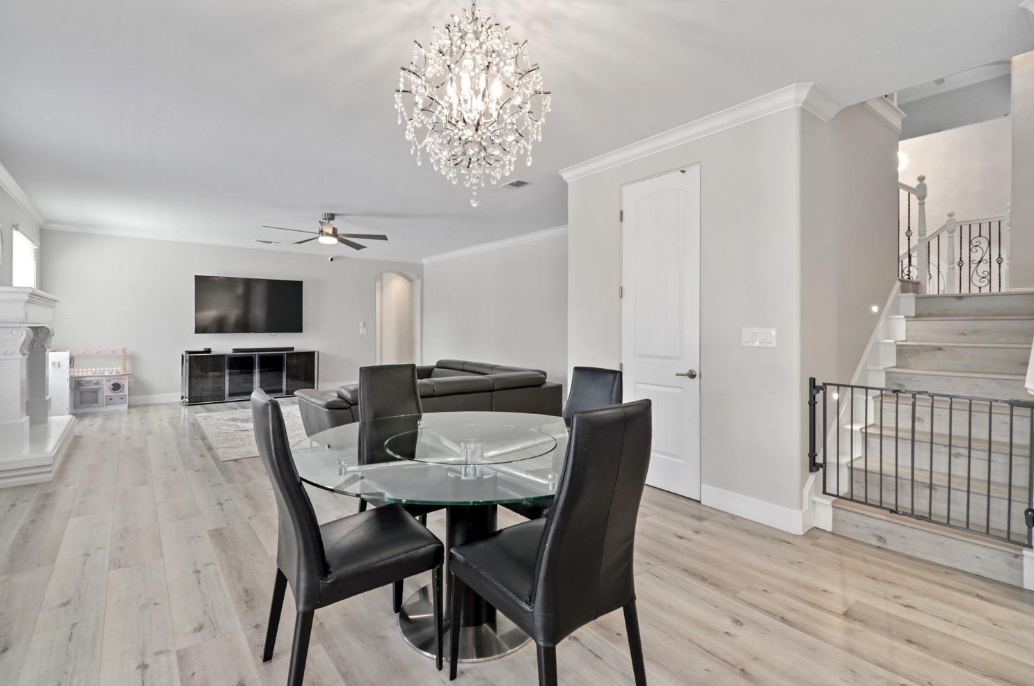 8530 Indianwood Way, Roseville CA  95747-6378 exterior