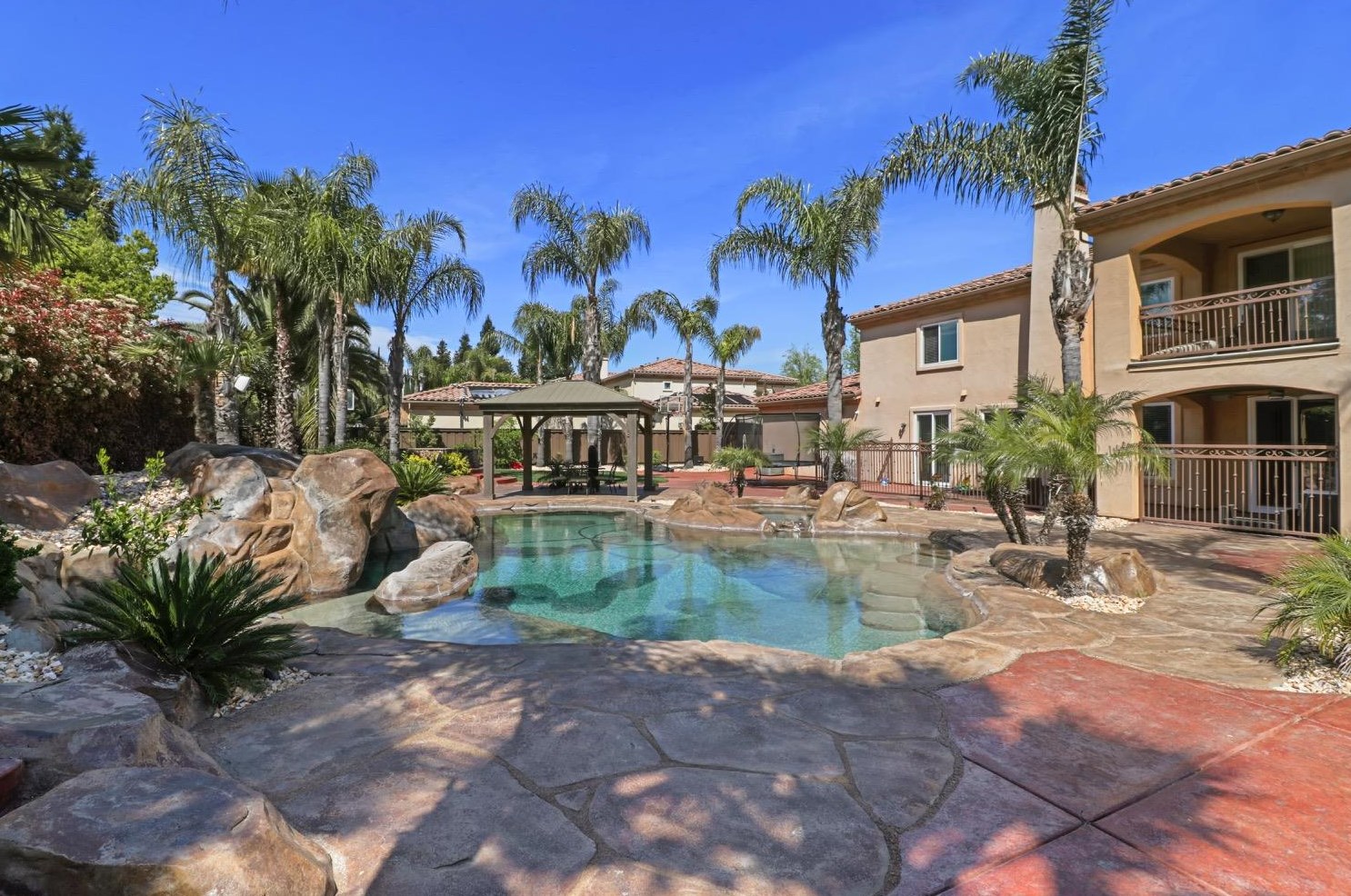 8530 Indianwood Way, Roseville CA  95747-6378 exterior