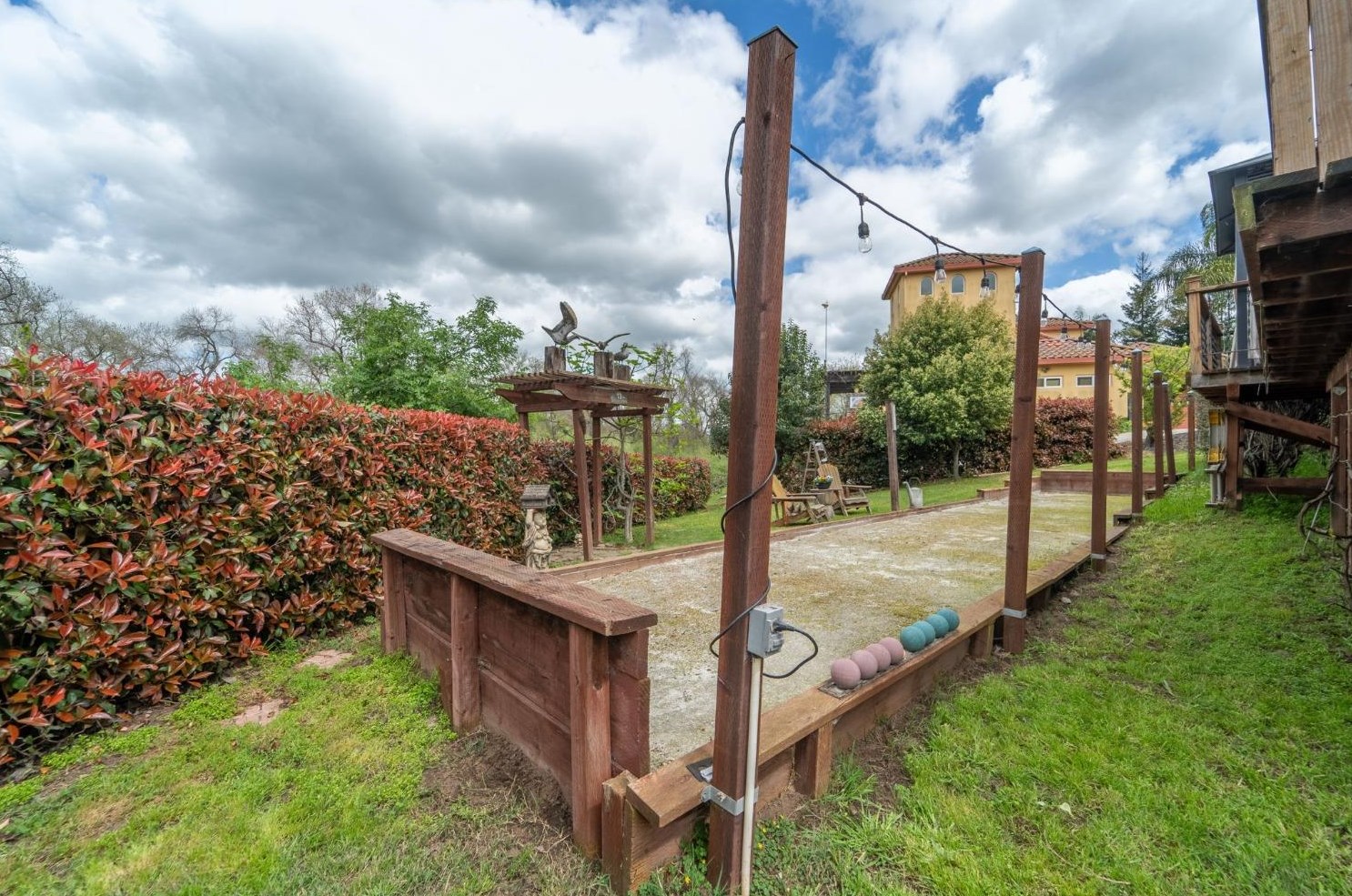 882 Reinman Ct, Valley Home CA  95361-4508 exterior