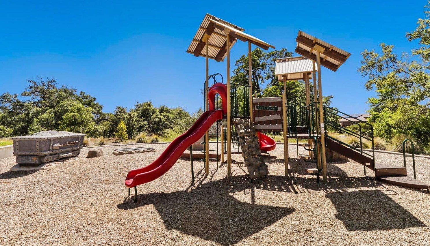 3817 Miners Ravine Dr, Roseville CA 95661-2507 exterior