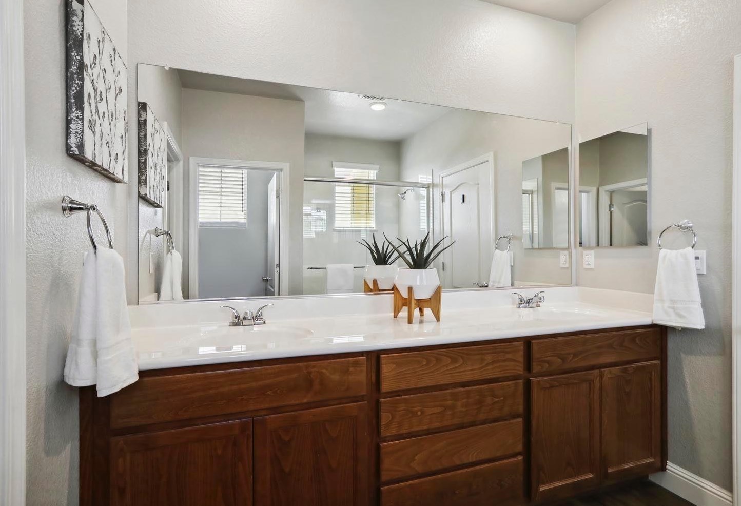 3817 Miners Ravine Dr, Roseville CA 95661-2507 exterior