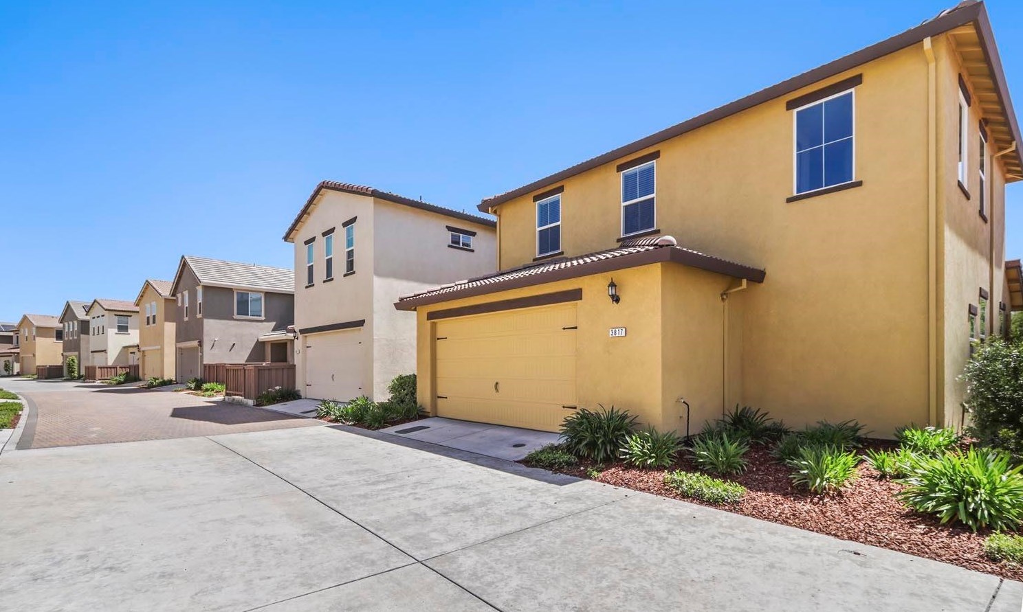 3817 Miners Ravine Dr, Roseville CA 95661-2507 exterior