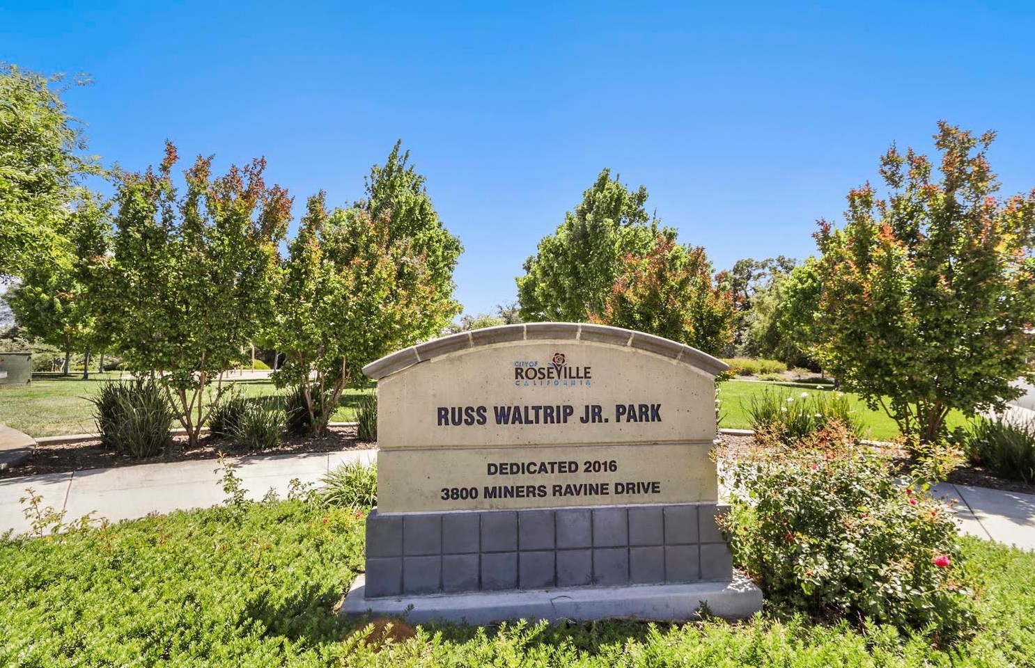 3817 Miners Ravine Dr, Roseville CA 95661-2507 exterior