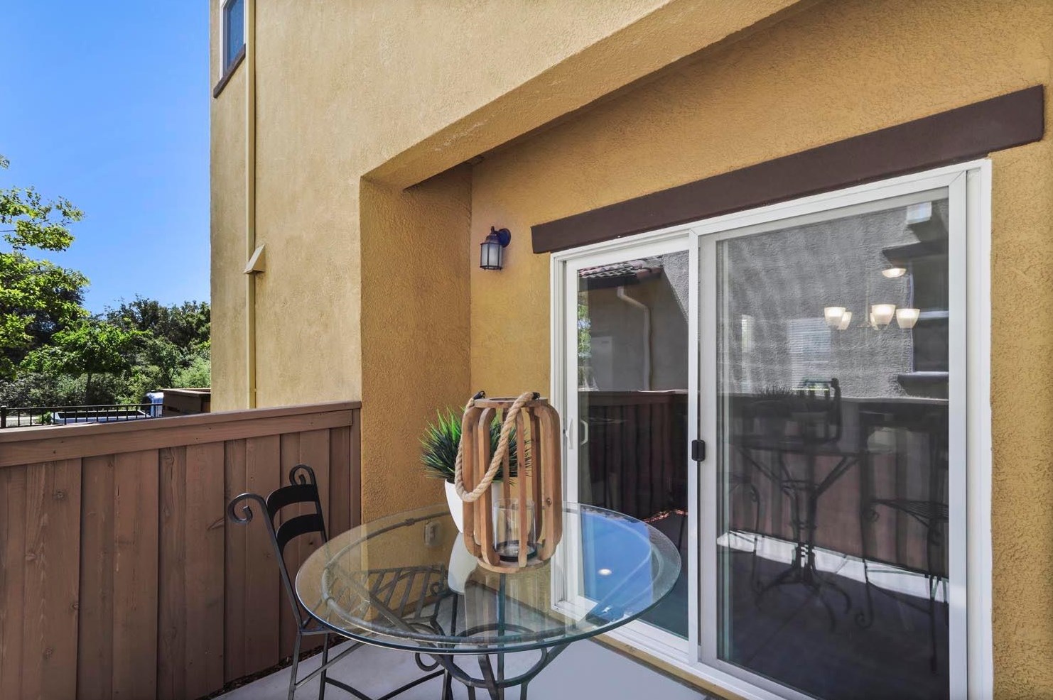 3817 Miners Ravine Dr, Roseville CA 95661-2507 exterior