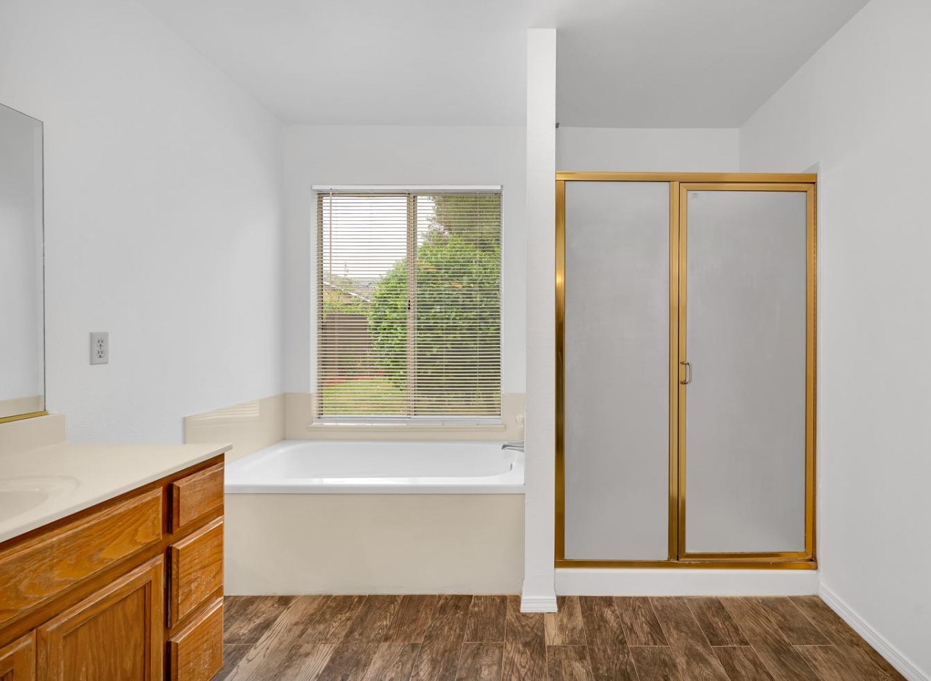 1631 Fir Dr, Los Banos CA 93635-4549 exterior