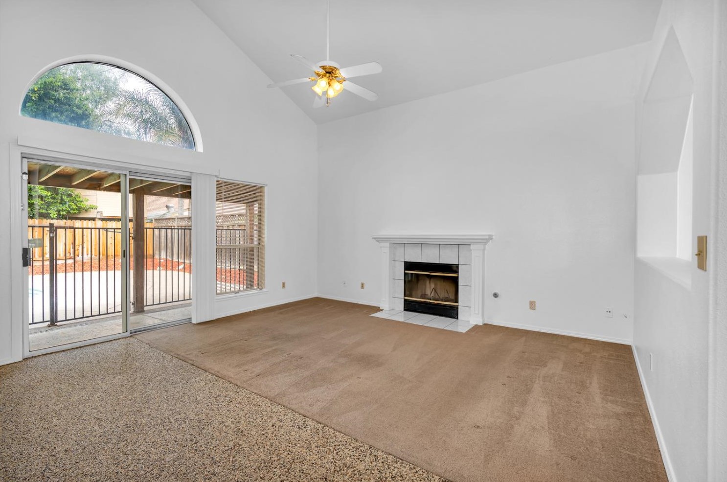 1631 Fir Dr, Los Banos CA 93635-4549 exterior