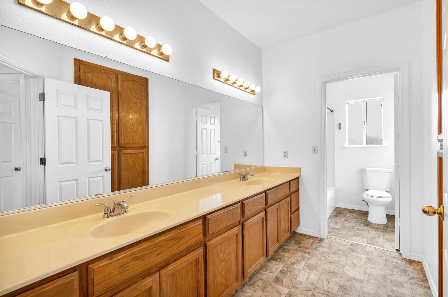 1631 Fir Dr, Los Banos CA 93635-4549 exterior