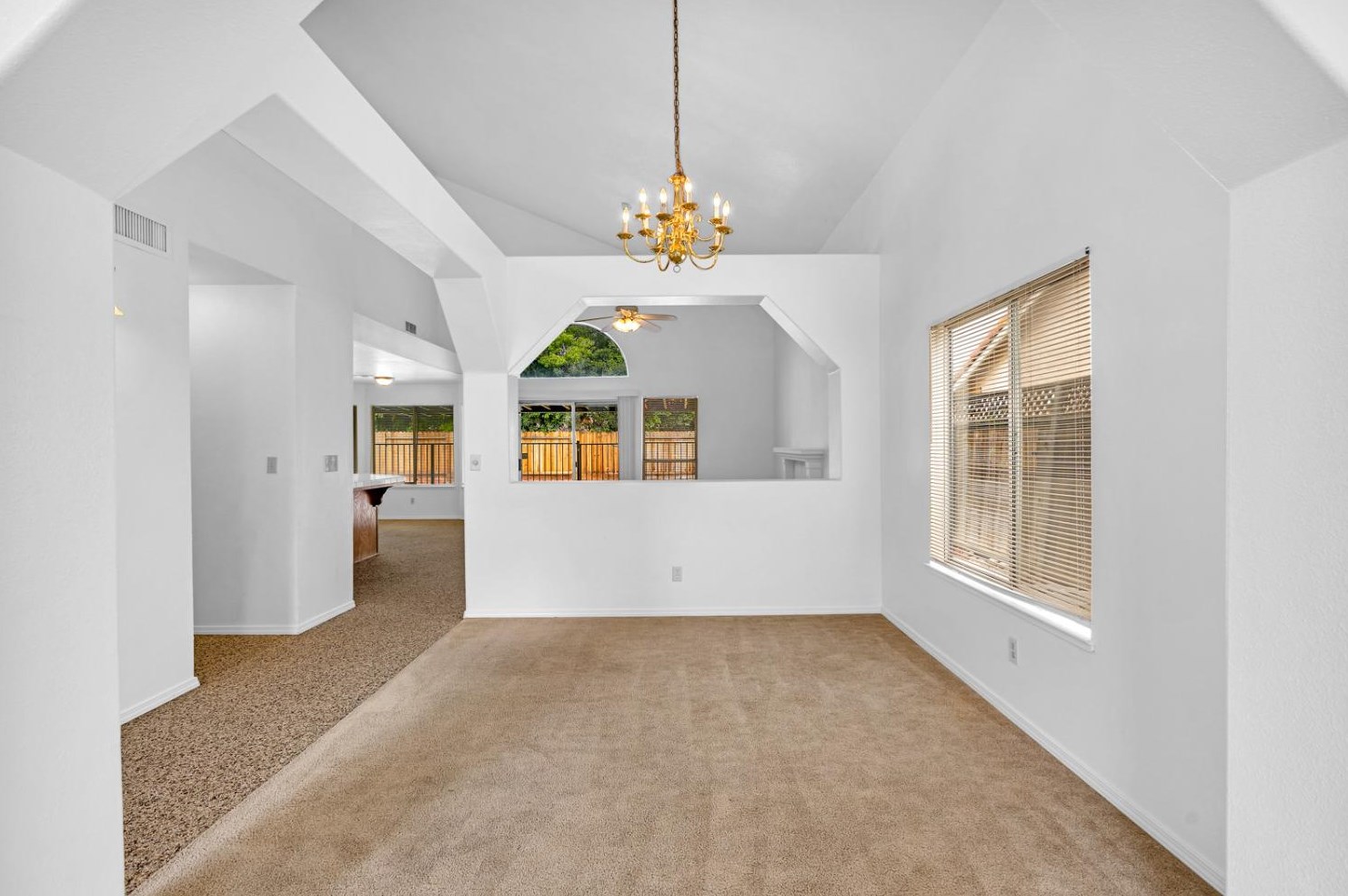 1631 Fir Dr, Los Banos CA 93635-4549 exterior