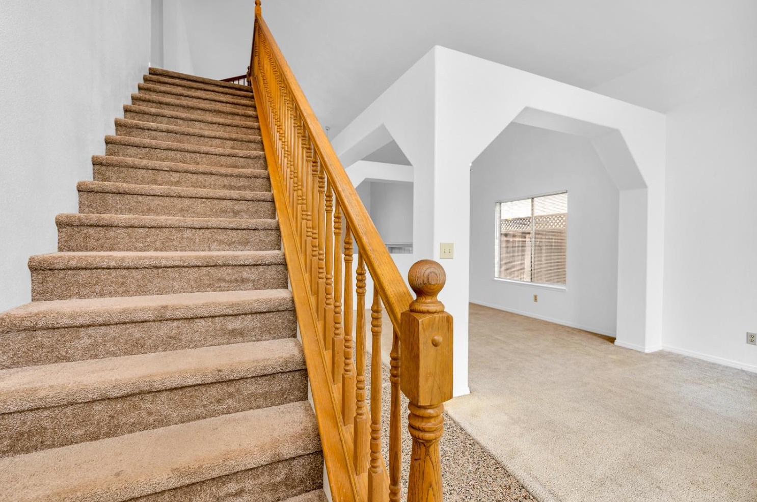 1631 Fir Dr, Los Banos CA 93635-4549 exterior