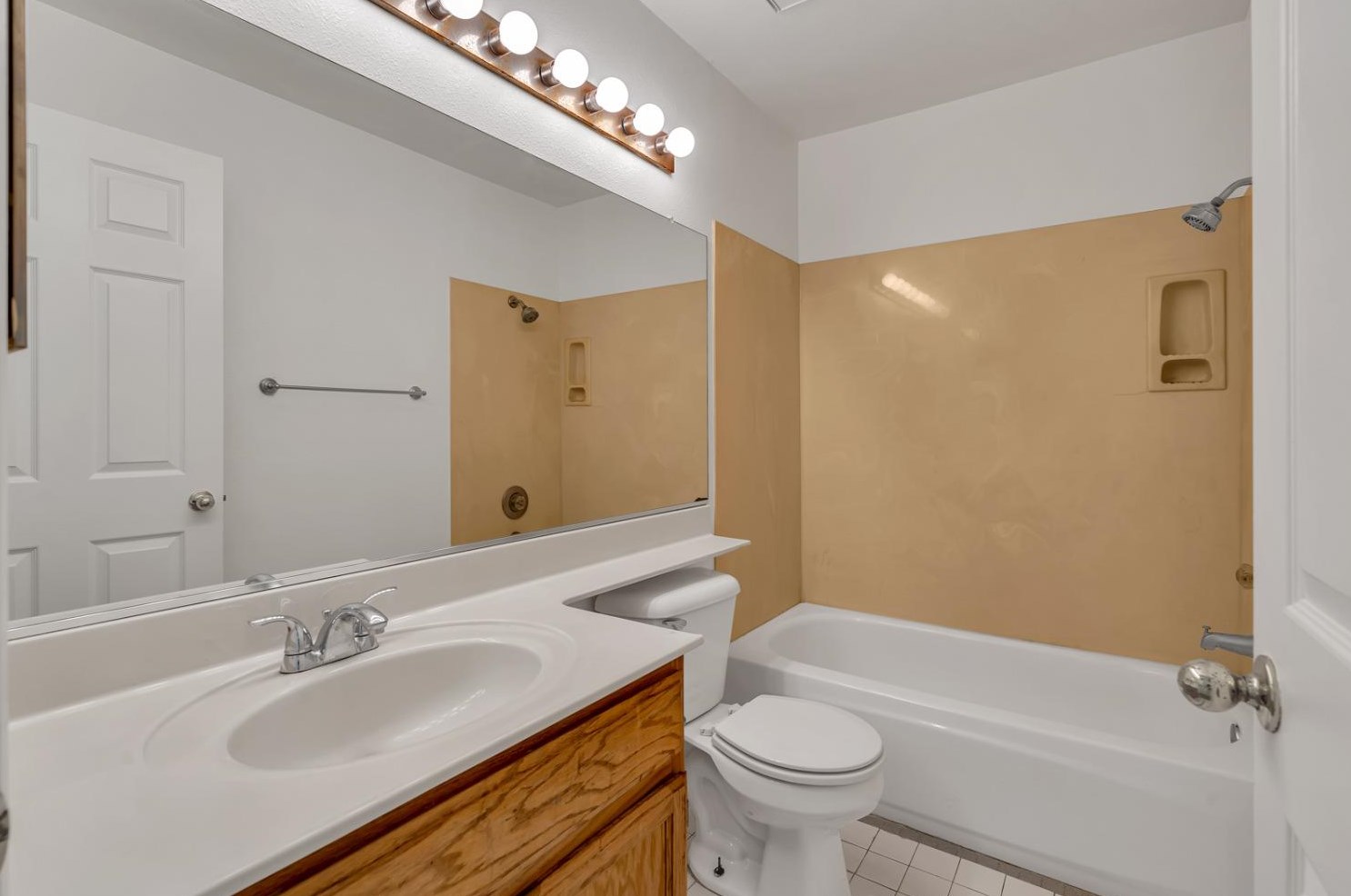 1631 Fir Dr, Los Banos CA 93635-4549 exterior