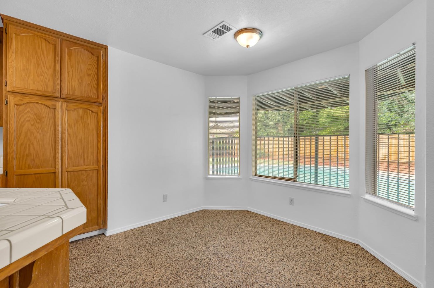 1631 Fir Dr, Los Banos CA 93635-4549 exterior